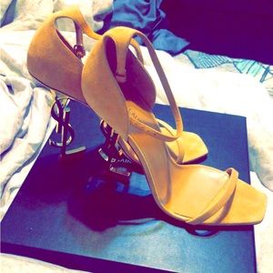 Beige YSL Heels size 39 only wore once to try on